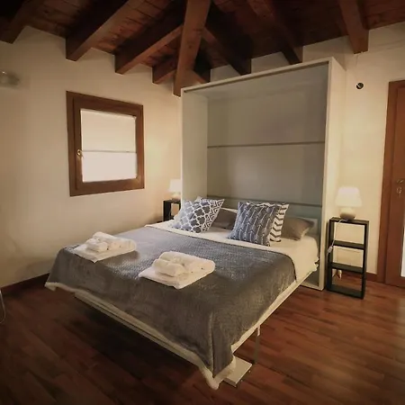 Apartment Mansarda Ai Ferrazzi